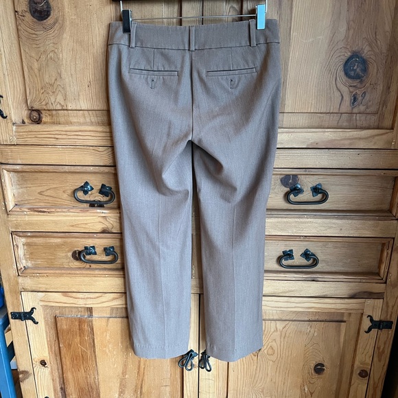 Ann Taylor LOFT beige trousers, size 00P, excellent condition - Picture 3 of 3